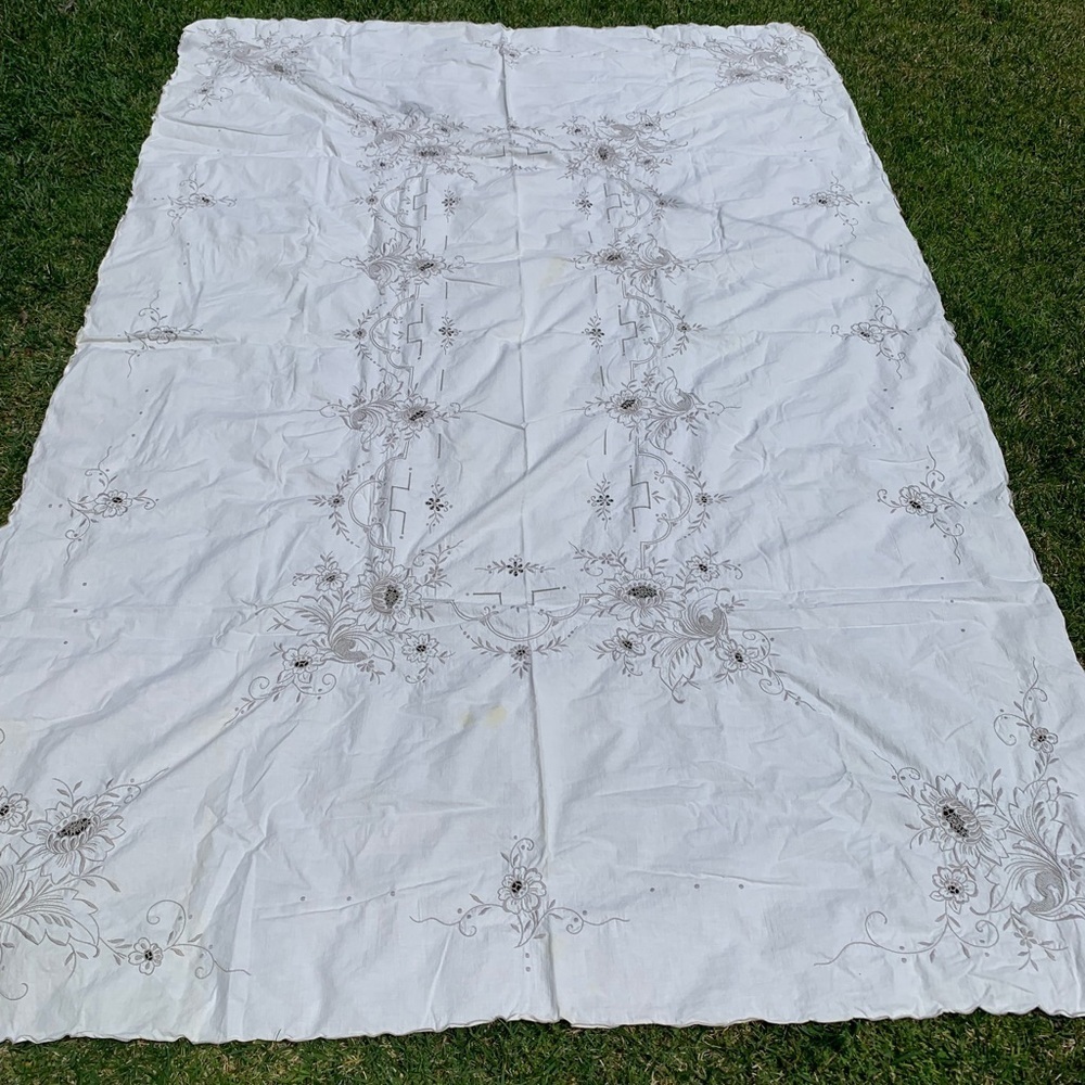 Table Cloths - Picture 7 of 8